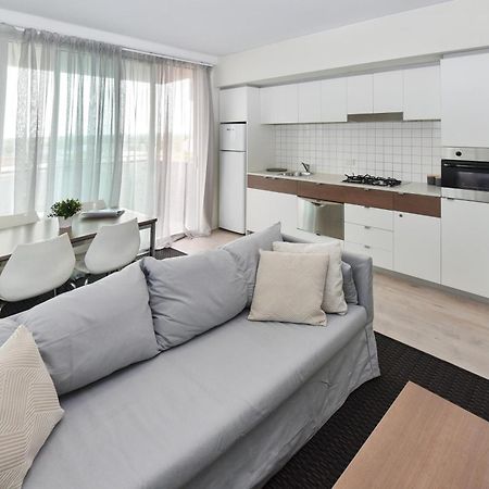 Light & Airy 3 Bd Cbd Apt: Balconytramwifi/Parking Apartment Adelaide Bagian luar foto