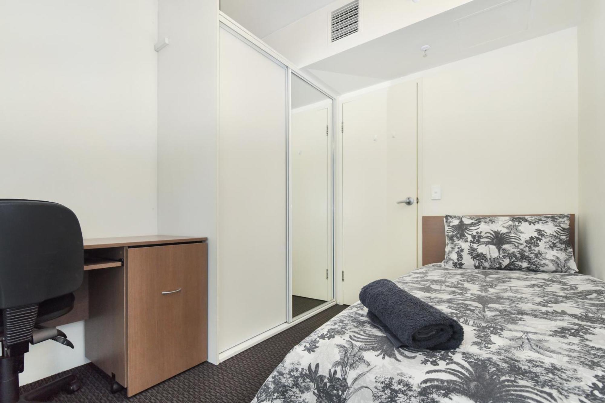 Light & Airy 3 Bd Cbd Apt: Balconytramwifi/Parking Apartment Adelaide Bagian luar foto
