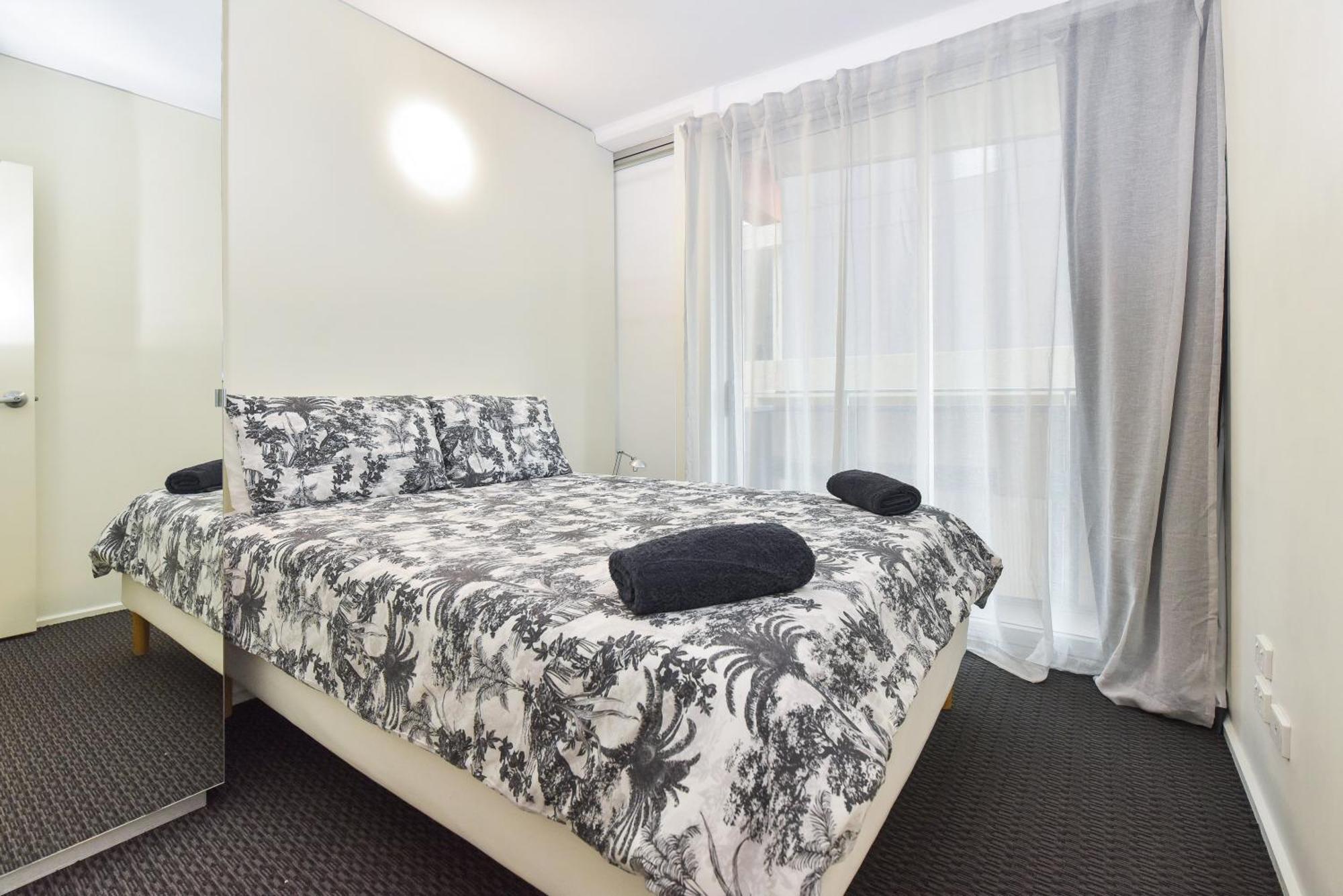 Light & Airy 3 Bd Cbd Apt: Balconytramwifi/Parking Apartment Adelaide Bagian luar foto