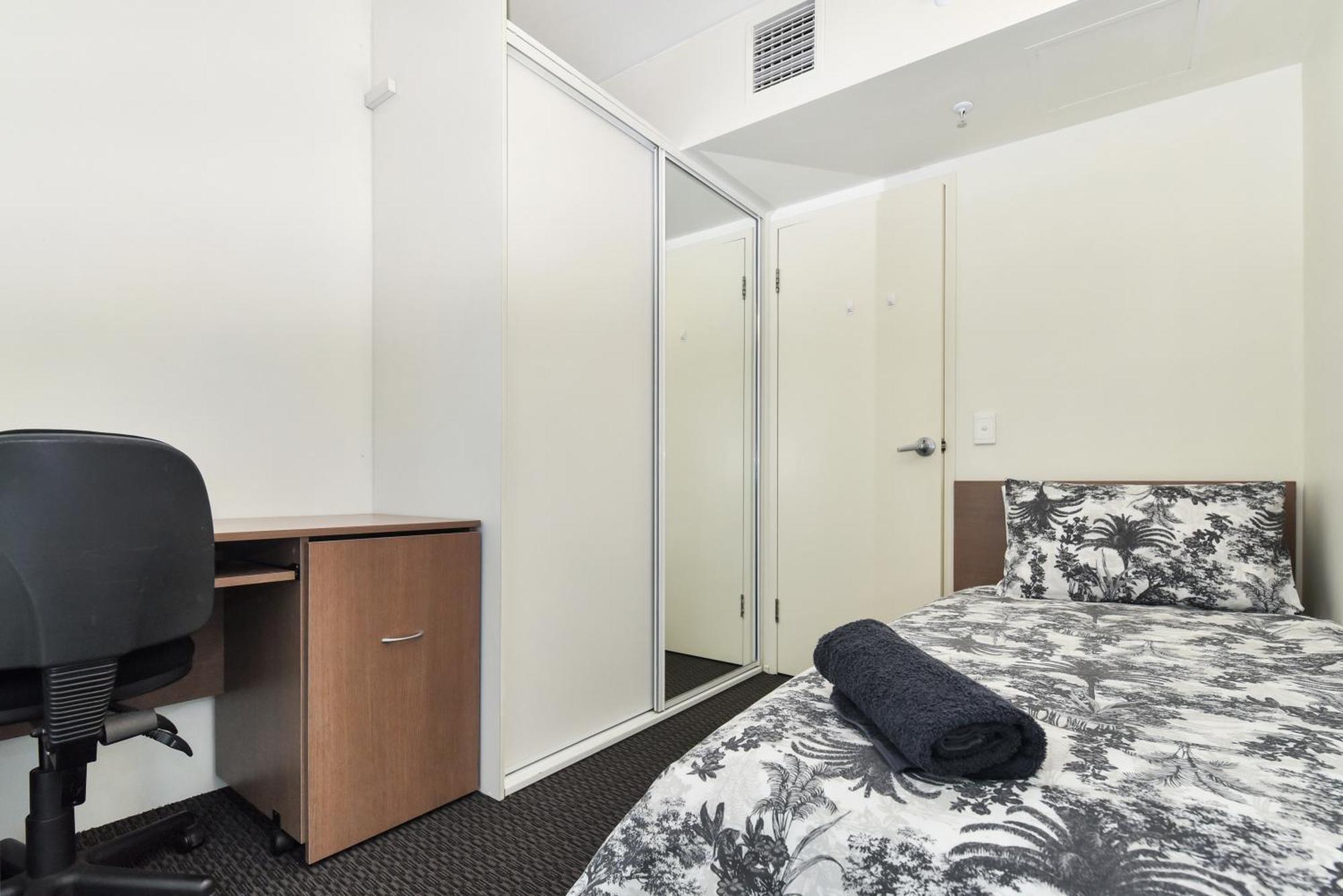 Light & Airy 3 Bd Cbd Apt: Balconytramwifi/Parking Apartment Adelaide Bagian luar foto
