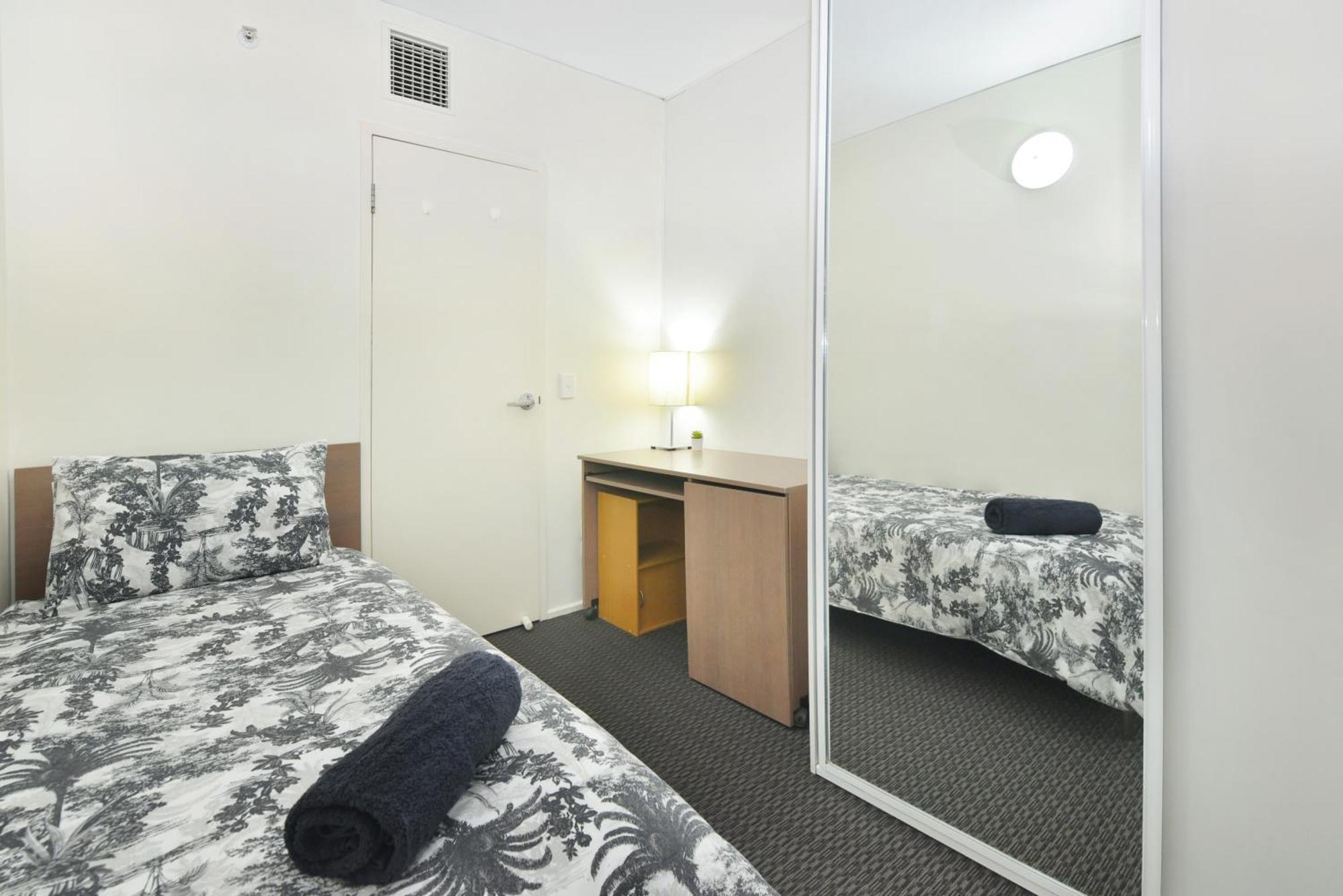Light & Airy 3 Bd Cbd Apt: Balconytramwifi/Parking Apartment Adelaide Bagian luar foto